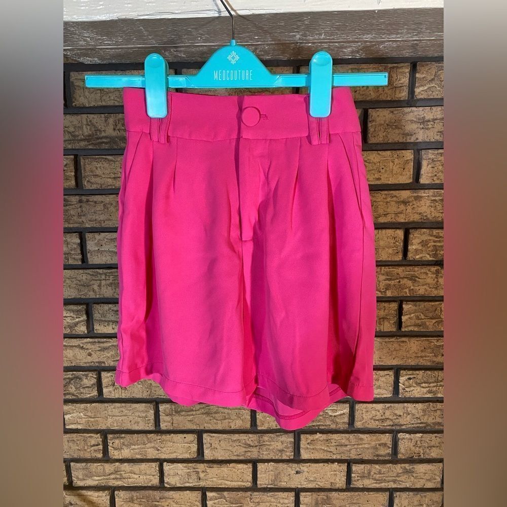 Cropped hot pink shorts vintage